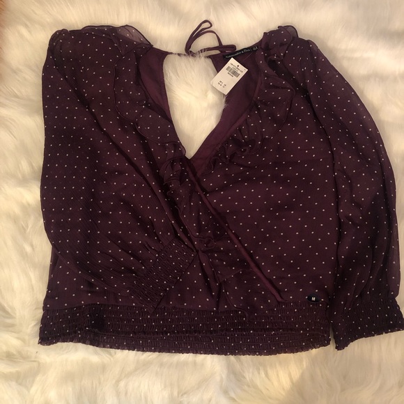 Deep V neck shirt 👚 - Picture 1 of 3